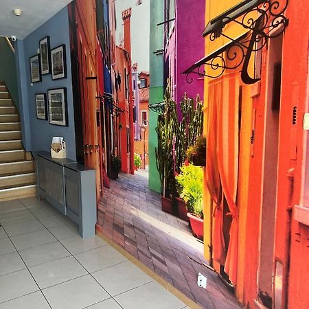 Artmotel & Bistro Hateg Bagian luar foto