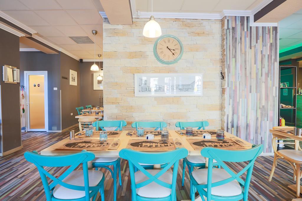 Artmotel & Bistro Hateg Bagian luar foto