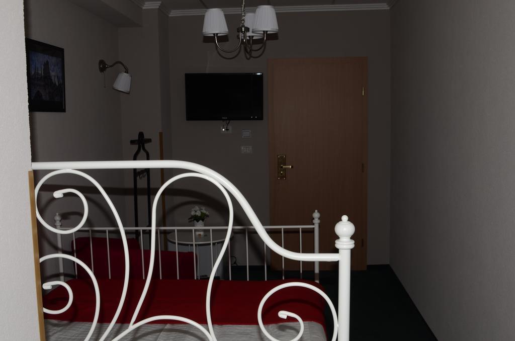 Artmotel & Bistro Hateg Bagian luar foto