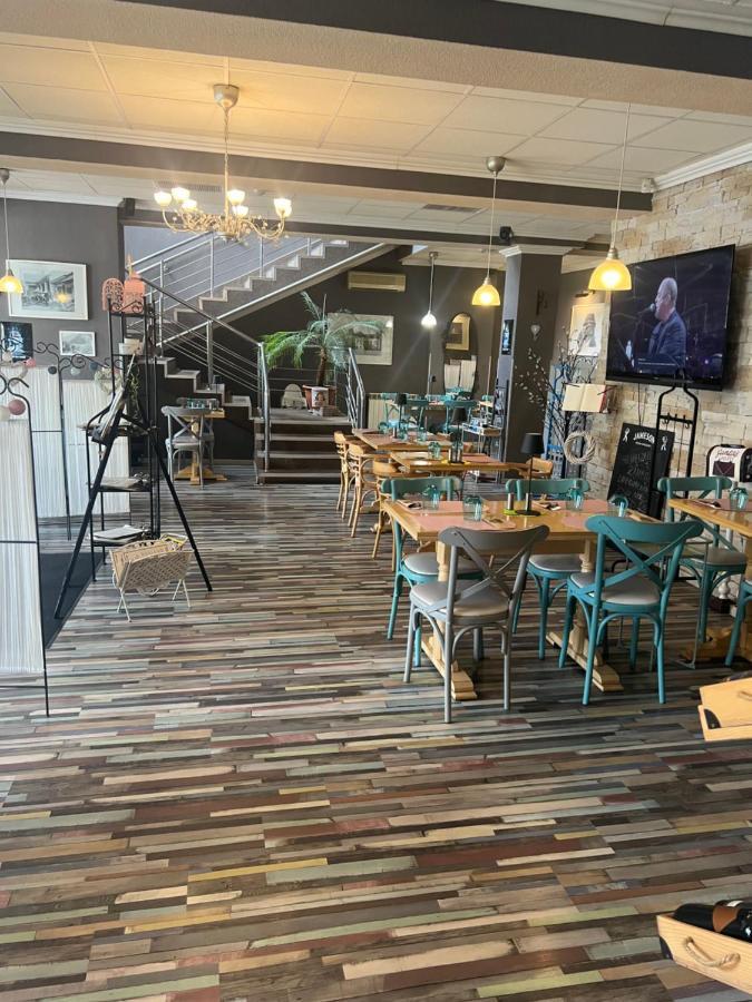 Artmotel & Bistro Hateg Bagian luar foto