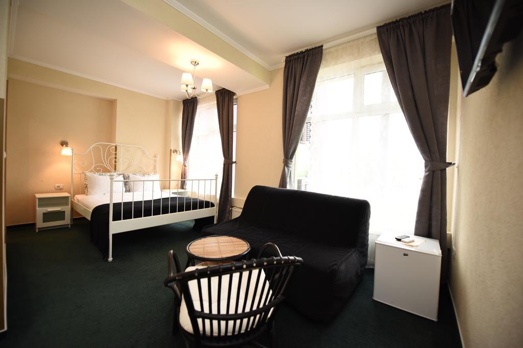 Artmotel & Bistro Hateg Bagian luar foto