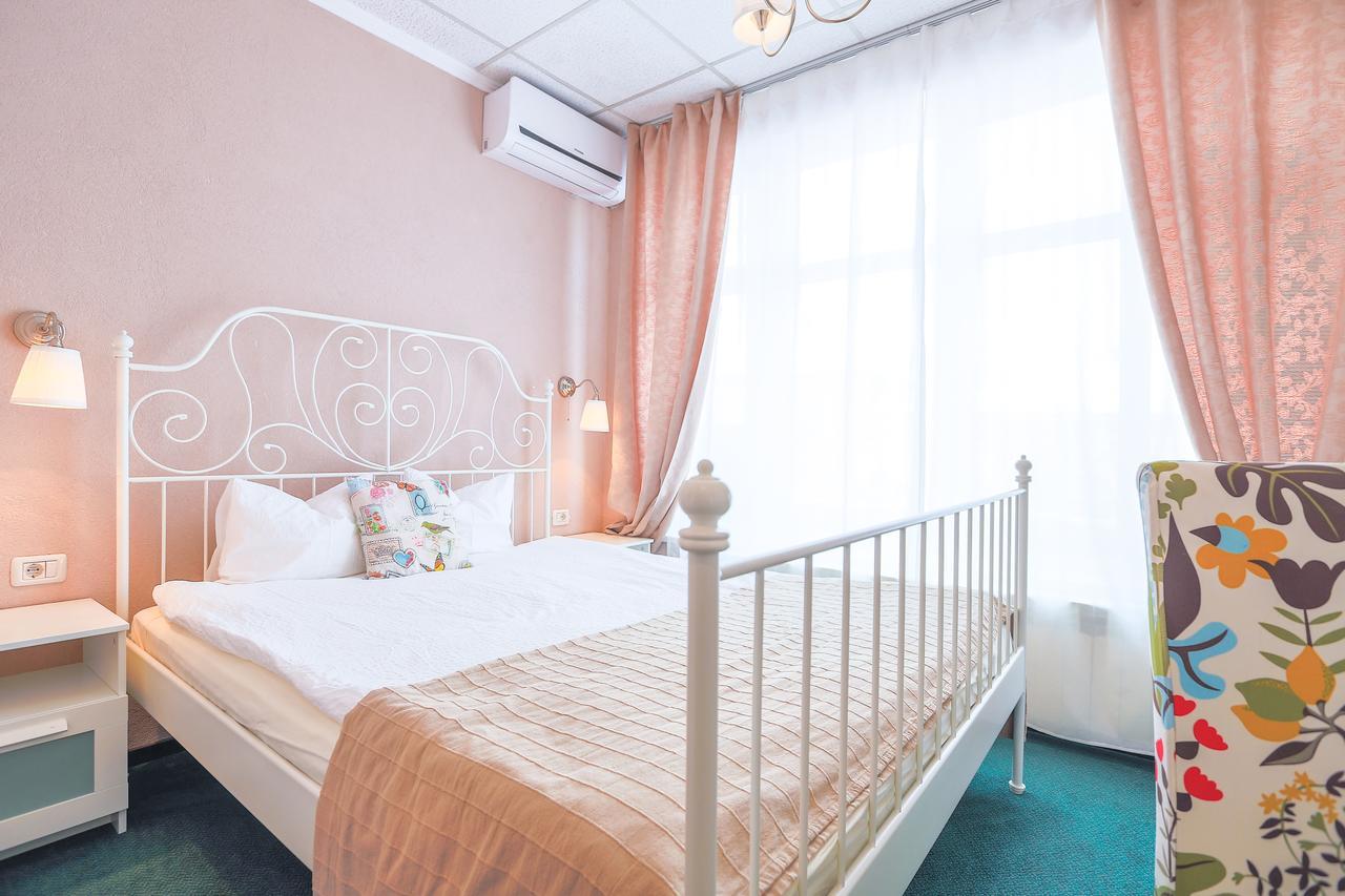 Artmotel & Bistro Hateg Bagian luar foto
